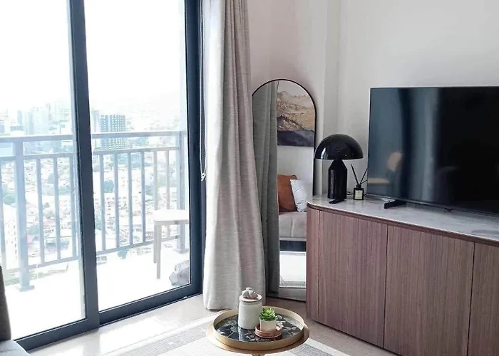 Grand Residences 2br And 2 Baths In The Heart Of Apartment *